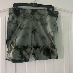 NWT Torrid size 2 green tie dye biker shorts